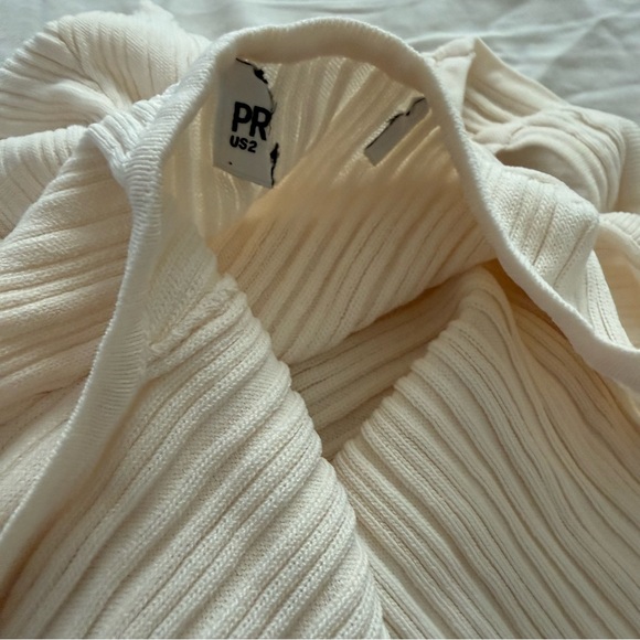 Elegant Sleeveless Dress - Picture 4 of 4